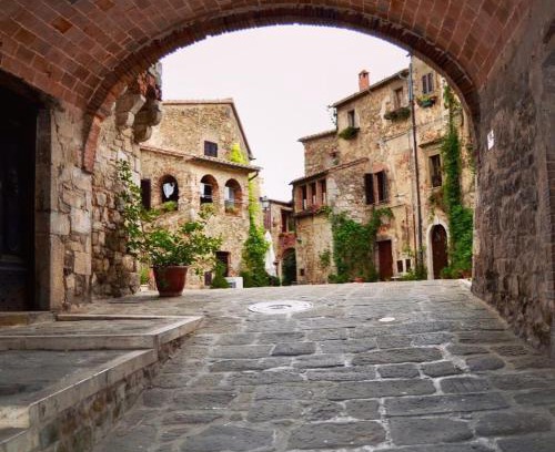 Montemerano House | Casa Delle Mura