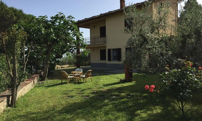 Oliveto House | Casa di Vittoria immersed in the heart of the Tuscan countryside surrounded by olive groves