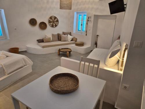 Kithnos Apartment | Casa Driopis