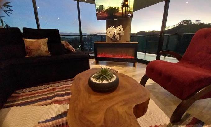 Vila Telma House | Casa em Campos do Jordão com bela vista