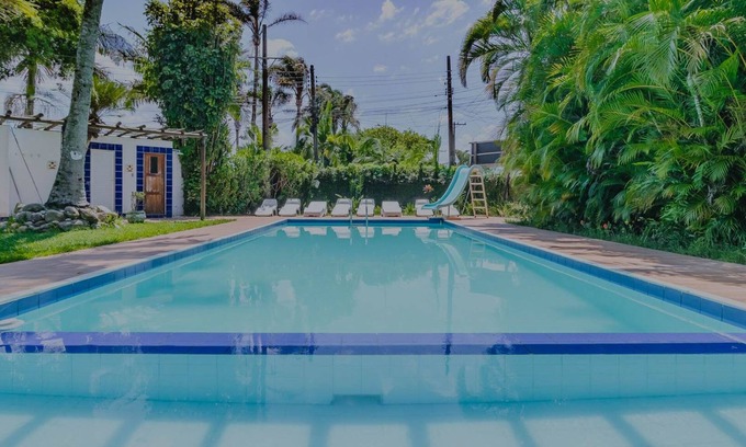 Praia das Palmeiras House | Casa em Caraguatatuba com piscina a 200m da praia