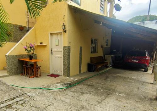 Rio das Flores House | Casa em frente a praça principal