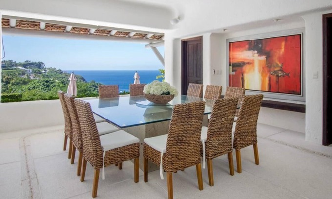 Acapulco House | Casa Estilo Mediterraneo con Alberca y Espejo de Agua en Acapulco