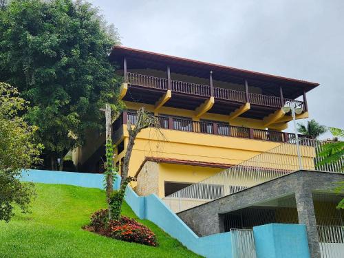 Itaipava House | Casa Feliz: serviço, hidro aquecida, piscina