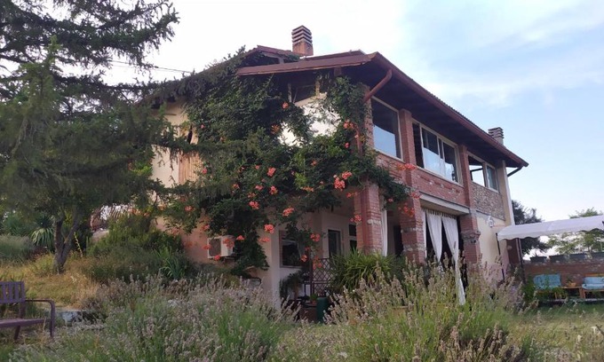 Montecalvo Versiggia Villa | Casa Fernanda
