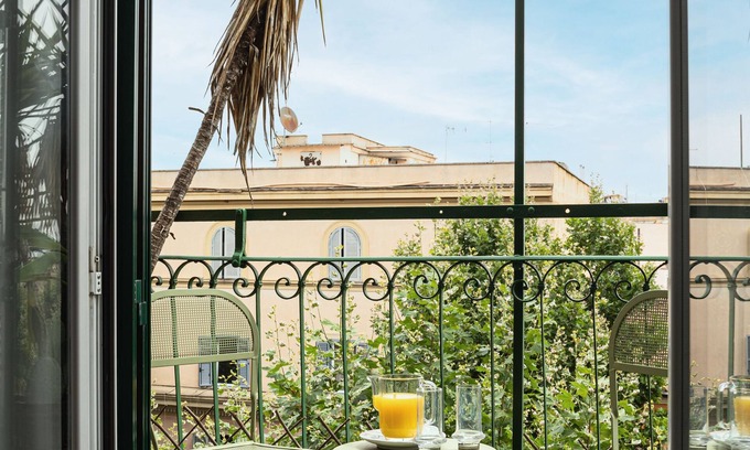 Esquilino Apartment | Casa Garibaldi: design retreat near Colosseum
