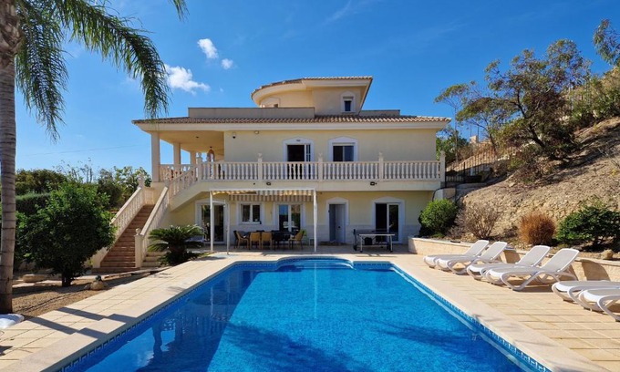 Mutxamel House | Casa Gran Mirador - Ruime vakantie villa met groot privé zwembad 8-14 pers