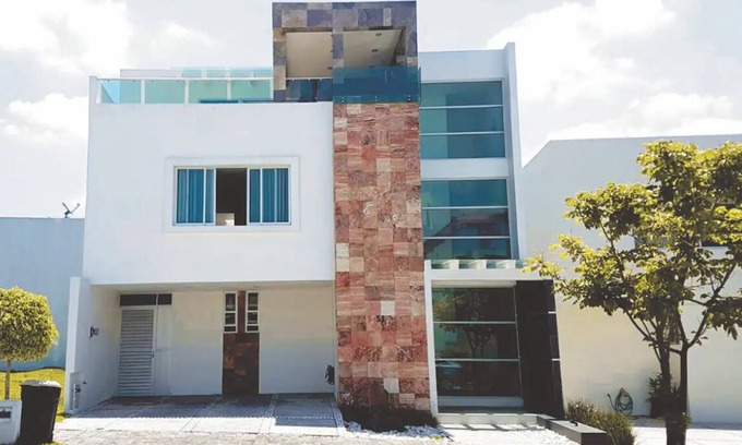 Puebla House | ¡casa Grande y Cómoda! Súper Ubicación, Seguridad y Tranquilidad en Angelópolis