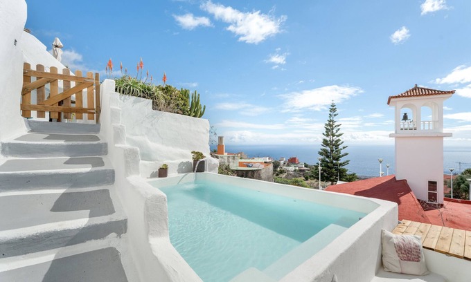 Fasnia Villa | 'Casa Hélène' with Sea Views, Shared Pool and Wi-Fi