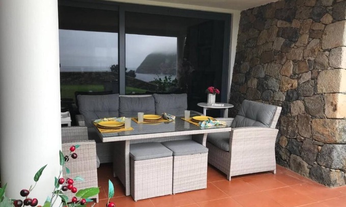 Angra do Heroismo House | Casa h' à Vista - Modern and Beautiful overlooking the Atlantic Ocean and the City