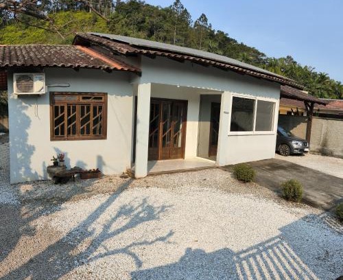 Guabiruba House | Casa Holandesa