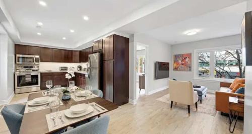 Bracondale Hill Hotel | Casa Hotel Contemporary 2BR Suite w Patio & BBQ