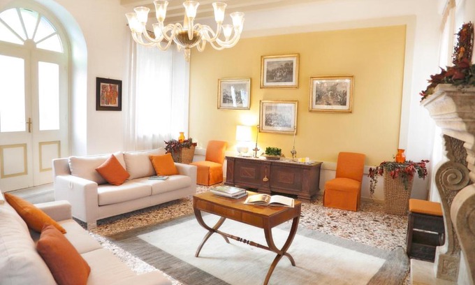 Polcenigo Villa | Casa In Borgo