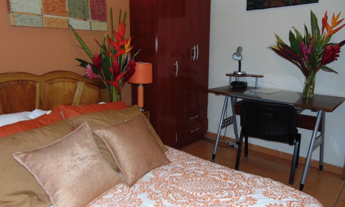 Pavas Bed & Breakfast | Casa Lima B&B junior room # 8