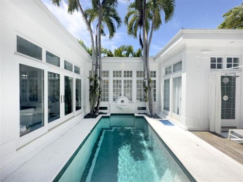 Downtown House | Casa Loca