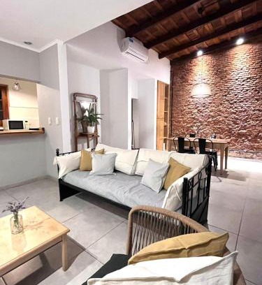 Nueve de Julio House | Casa Los Olivos