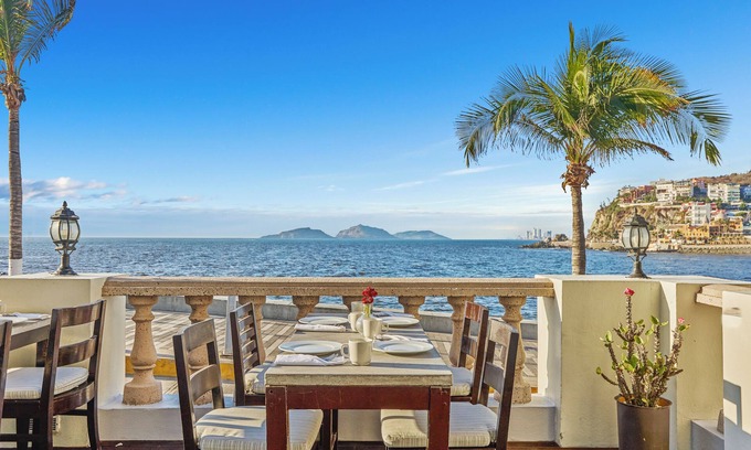 Downtown Mazatlan Hotel | Casa Lucila Mazatlán Curamoria Collection - Adults Only