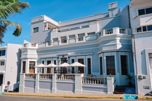 Downtown Mazatlan Hotel | Casa Lucila Mazatlán Curamoria Collection