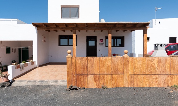 La Santa House | CASA MAR. FANTASTIC HOUSE NEXT TO THE SEA.