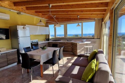 Scillichenti House | Casa Mariano