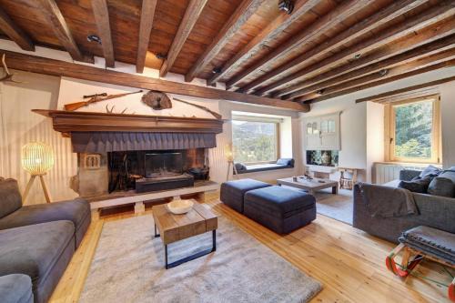 Gessa House | Casa Montlude - Elegancia rústica y confort moderno en el corazón del Valle de Arán by Eth Flòc