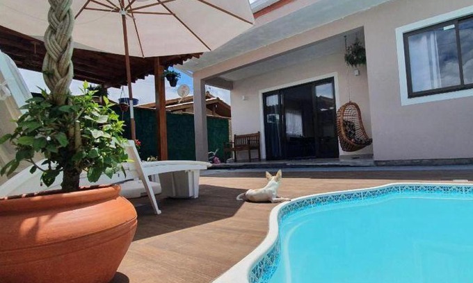 Ponta do Papagaio House | Casa na Praia do Sonho com Piscina e Jardim.