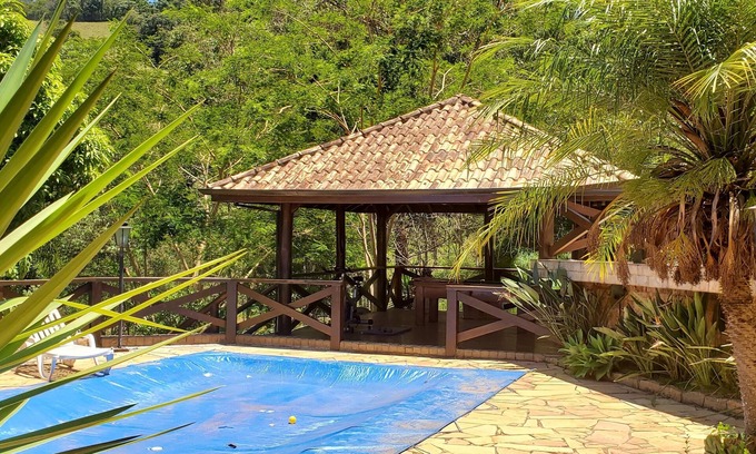 Paraisopolis House | Casa no campo com cachoeira privativa - 10 pessoas