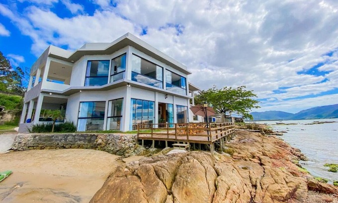 Biguacu House | Casa Pé na Areia!