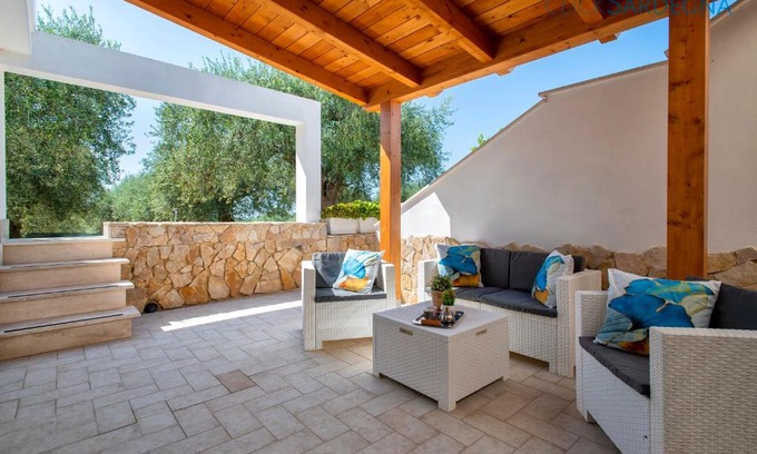 Alghero Apartment | Casa Pollina in Villa Brionis con grande veranda