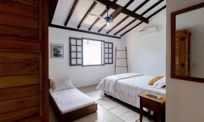 Centro Comercial House | Casa Rústica Perequê