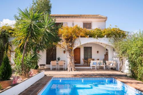 Padul Villa | Casa rural Buenos Días con chimenea, calefacción y barbacoa
