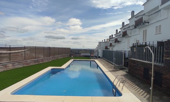 Segura de Leon House | Casa Rural con Chimenea en Dormitorio, y Sala de Juegos. Con Piscina en Verano!