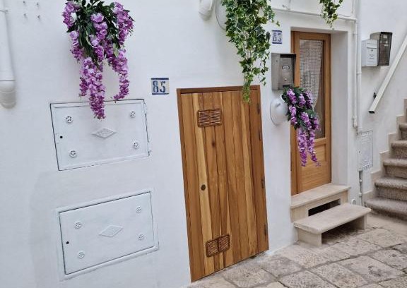 Old Town Cisternino House | Casa Scheledd