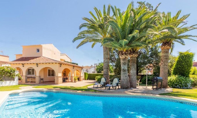 Denia Ski Chalet | Casa Segaria