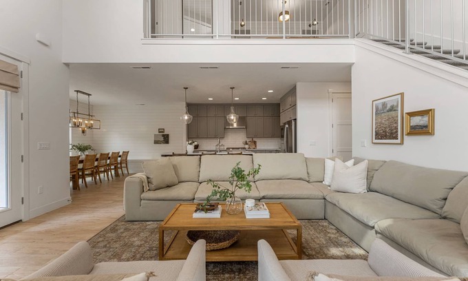 St. George House | Casa Sol: Desert Color Lagoon + Beaches