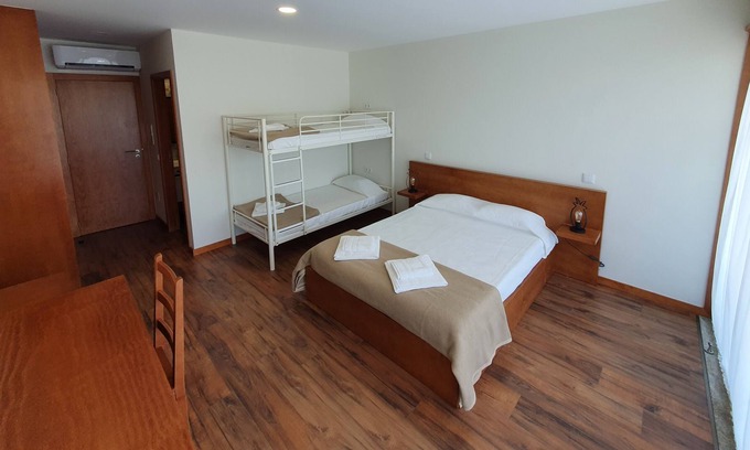 Guilhofrei House | Casa Souto do Monte-Bedroom-2 adults+1up to12years