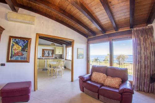 Castel Di Tusa Apartment | Casa Vacanze Vista Mare