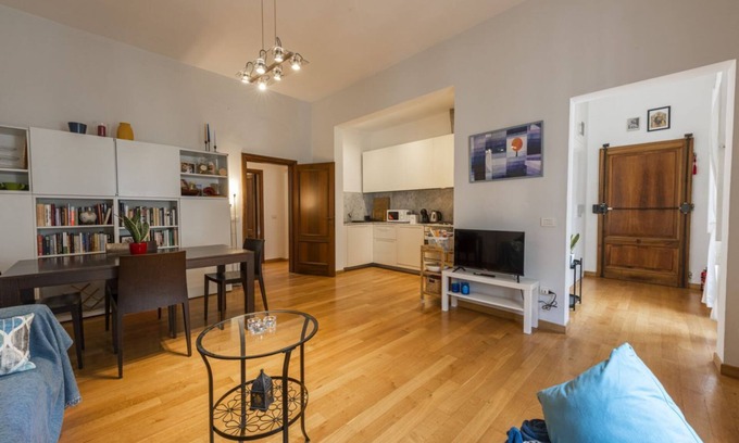 Santa Croce Apartment | Casa Zamia in Florence by Mmega