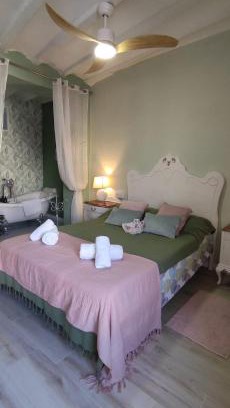 Polop House | CasaBoutique cerca del mar con vistas a la montaña