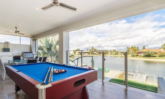 Mermaid Waters House | Castaways on the Gold Goast