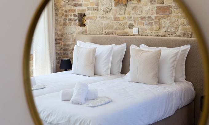 Old Town Apartment | Castello Nuovo Suite by CorfuEscapes