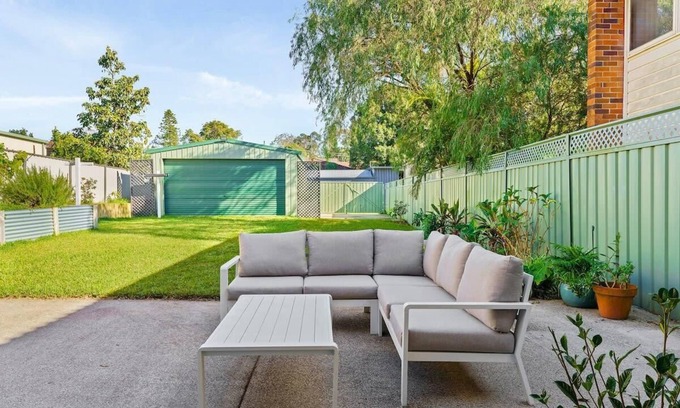 Rathmines House | Catalina Bay Getaway - Pet & Child Friendly