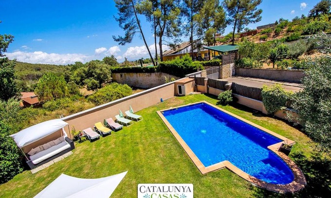 Can Vinyals Villa | Catalunya Casas Modern and spacious with private pool close to BCN