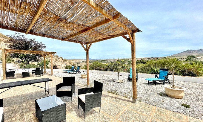 Cullar House | Cave house Nadieh with pool and facilities for PRM