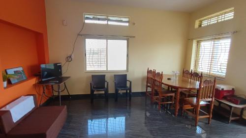 Badami Apartment | Cave View Homestay