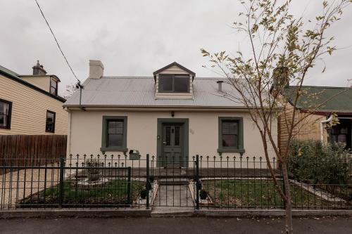 Hobart Central Business District House | Cavell Street Cottage in West Hobart