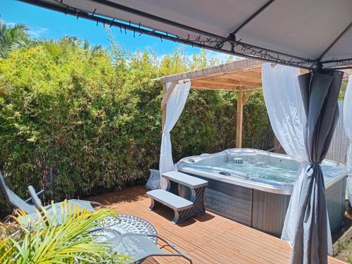 Petite-ÃŽle Villa | Caz A Mwa