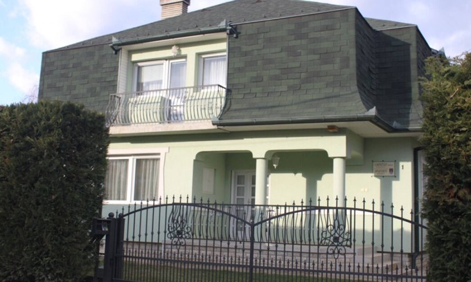 Zalakaros Apartment | Cedar Apartment 4 - One Bedroom Apartment, Sleeps 4