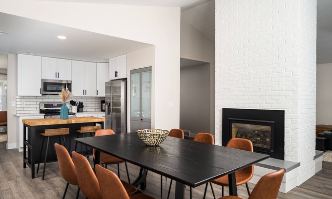Englewood House | Centennial,NEW AC,Great Family&Group, 2EnsuiteBR, FastWiFi, Arcade,Games,FirePit
