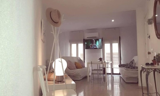 La Trinidad-San Juan y Todos los Santos Condo | CENTER- MEZQUITA 4 to 8 BEDS 2 x HAITACIóN AND SOFA